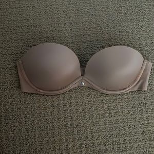 32 B Victoria’s Secret strapless bra (comes with adjustable straps)